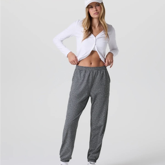 Vuori boyfriend jogger. Guc. Light grey with charcoal grey. Medium - Picture 6 of 16